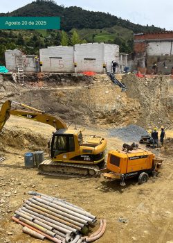 agosto-parqueadero-libertad-construccion5